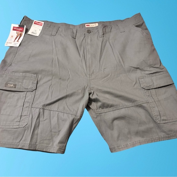Wrangler Men's Gray Cargo Shorts - Picture 1 of 9